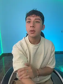 Snapshot of Casper___kyy chatting on October 25, 2025, 7:25 pm Casper kyy online show from October 25, 2025, 7:25 pm