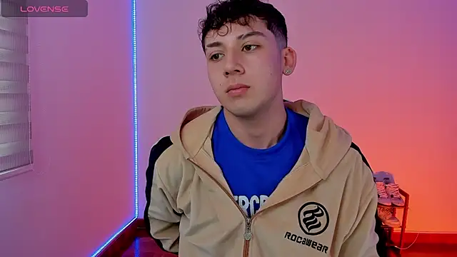 Snapshot of Casper___kyy chatting on September 23, 2025, 7:10 pm Casper kyy online show from September 23, 2025, 7:10 pm