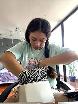 lana rousse01 online show from October 23, 2025, 1:54 pm