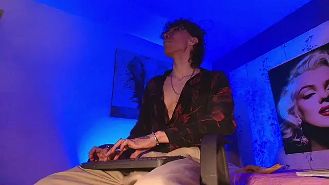 Snapshot of felix__star chatting on October 20, 2025, 7:47 pm felix  star online show from October 20, 2025, 7:47 pm