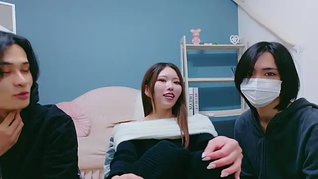 Reto-sama online show from November 27, 2025, 1:22 pm