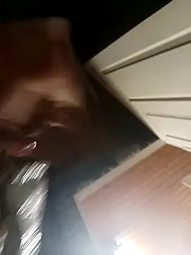 Snapshot of oniNl23 chatting on September 14, 2025, 8:09 pm oniNl23 online show from September 14, 2025, 8:09 pm