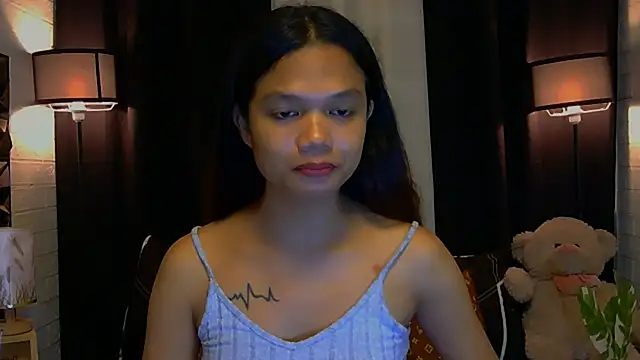 Morena cockts online show from September 18, 2025, 6:49 am