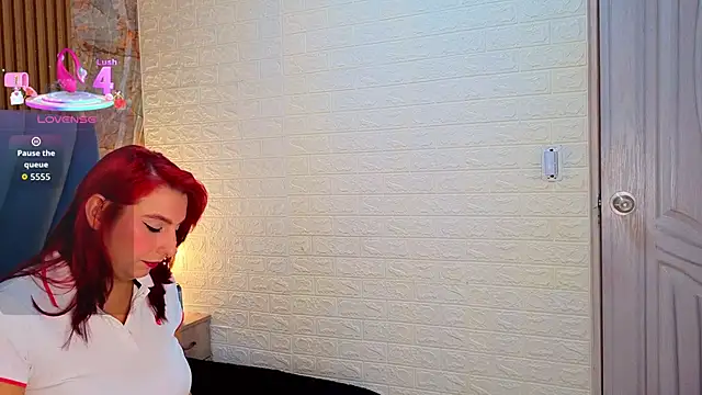 Snapshot of angel__red_ chatting on September 29, 2025, 12:28 am angel red online show from September 29, 2025, 12:28 am