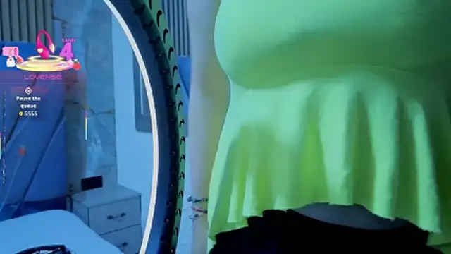 Snapshot of angel__red_ chatting on October 31, 2025, 3:25 am angel red online show from October 31, 2025, 3:25 am