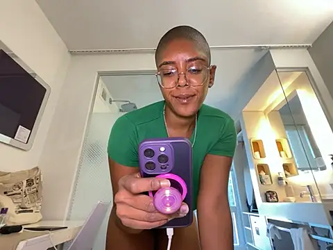 aliasyourfav online show from October 9, 2025, 12:49 pm