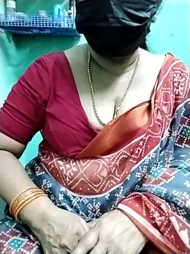 Snapshot of aarthika chatting on October 11, 2025, 11:44 am aarthika online show from October 11, 2025, 11:44 am