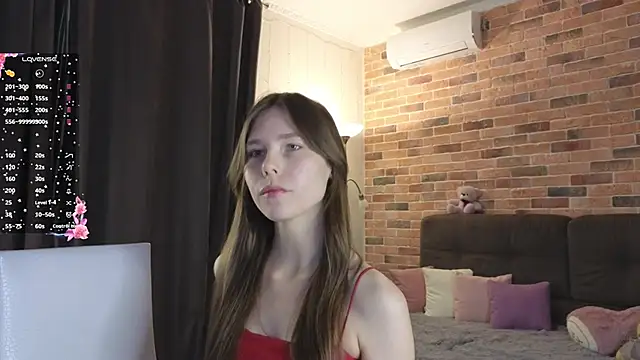 Snapshot of EmiliDen chatting on November 3, 2025, 5:05 pm EmiliDen online show from November 3, 2025, 5:05 pm