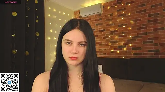 Snapshot of EnricaElis chatting on December 20, 2025, 8:12 pm EnricaElis online show from December 20, 2025, 8:12 pm