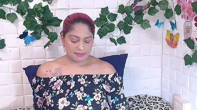 Snapshot of IndianStunner69 chatting on October 11, 2025, 5:52 am IndianStunner69 online show from October 11, 2025, 5:52 am