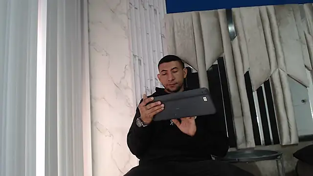 Morganandmegan online show from December 5, 2025, 12:15 pm