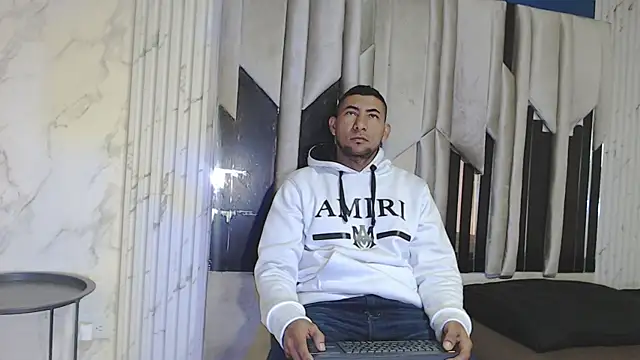 Snapshot of Morganandmegan chatting on October 13, 2025, 11:34 am Morganandmegan online show from October 13, 2025, 11:34 am