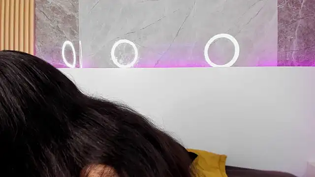 IsisNoir online show from September 25, 2025, 6:58 pm