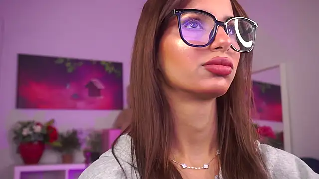 ZariaVera online show from September 24, 2025, 6:14 pm