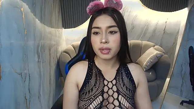 Snapshot of martina1_r chatting on October 20, 2025, 12:49 pm martina1 r online show from October 20, 2025, 12:49 pm