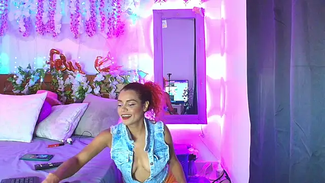 DevoraHarper  online show from April 9, 2026, 8:59 pm