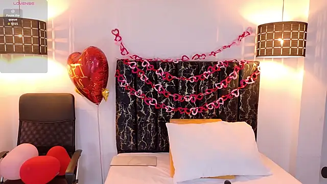 Snapshot of evvaa_moon69 chatting on February 13, 2026, 12:27 pm evvaa moon69 online show from February 13, 2026, 12:27 pm