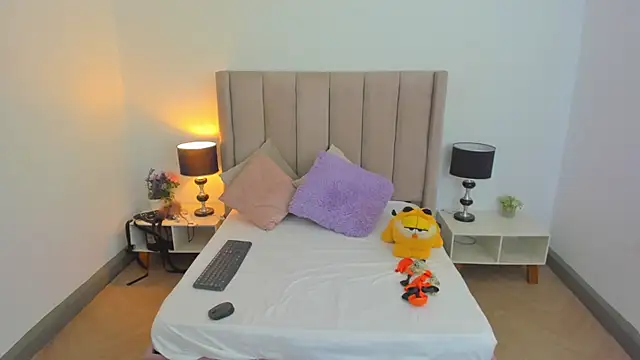 Snapshot of evvaa_moon69 chatting on October 3, 2025, 12:39 pm evvaa moon69 online show from October 3, 2025, 12:39 pm