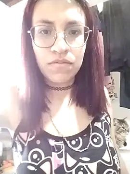 Snapshot of Katyuskka_love chatting on November 18, 2025, 3:59 pm Katyuskka love online show from November 18, 2025, 3:59 pm