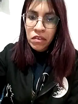 Snapshot of Katyuskka_love chatting on November 29, 2025, 3:50 am Katyuskka love online show from November 29, 2025, 3:50 am