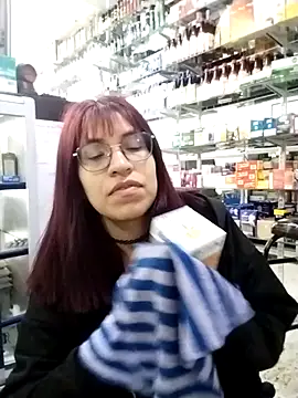 Snapshot of Katyuskka_love chatting on November 14, 2025, 2:21 pm Katyuskka love online show from November 14, 2025, 2:21 pm