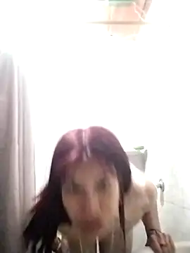 Snapshot of Katyuskka_love chatting on November 4, 2025, 1:37 pm Katyuskka love online show from November 4, 2025, 1:37 pm