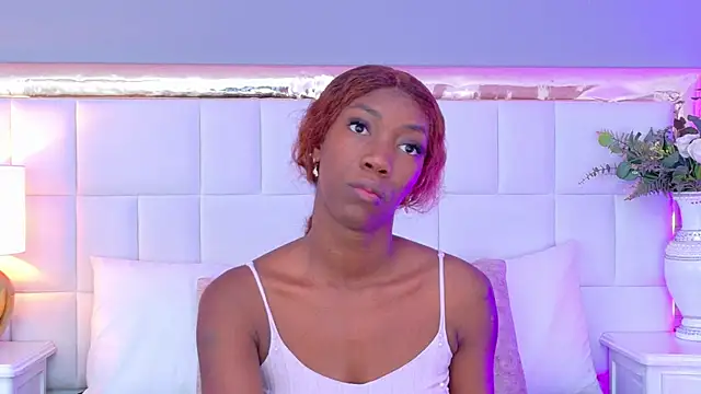 MadeleineHocker online show from November 6, 2025, 12:53 pm