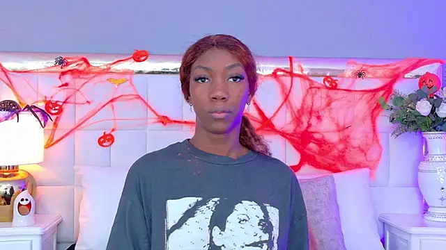 MadeleineHocker online show from October 30, 2025, 12:14 pm