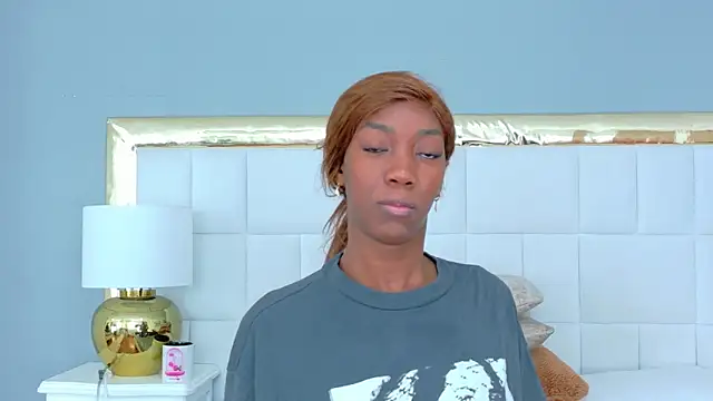 MadeleineHocker online show from October 4, 2025, 12:07 pm