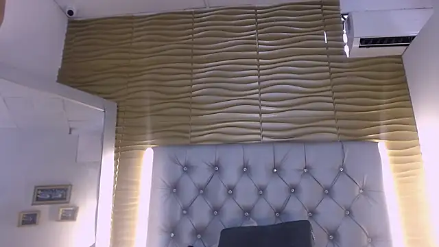 MariyaNovaki online show from October 14, 2025, 3:45 pm