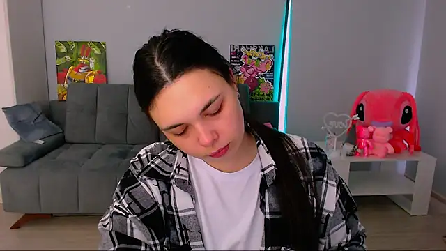 queenofthesense  online show from February 12, 2026, 8:58 am