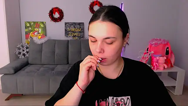 queenofthesense  online show from December 1, 2025, 1:56 pm