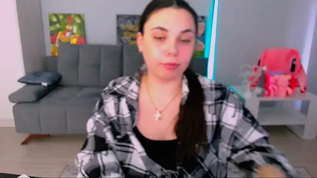 queenofthesense  online show from February 7, 2026, 8:11 am