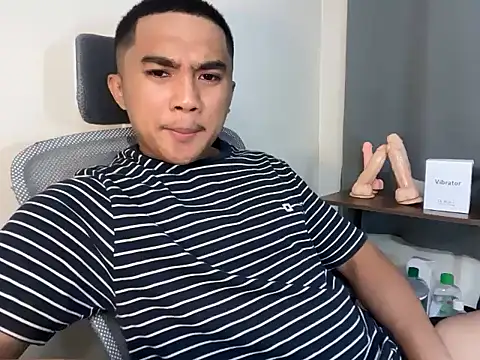 Snapshot of pinoyAdrianneXXX chatting on August 2, 2026, 2:26 pm pinoyAdrianneXXX online show from August 2, 2026, 2:26 pm