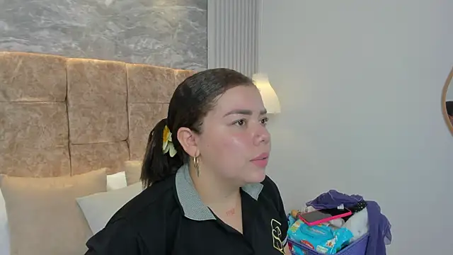 Snapshot of leilapons chatting on September 24, 2025, 4:35 pm leilapons online show from September 24, 2025, 4:35 pm