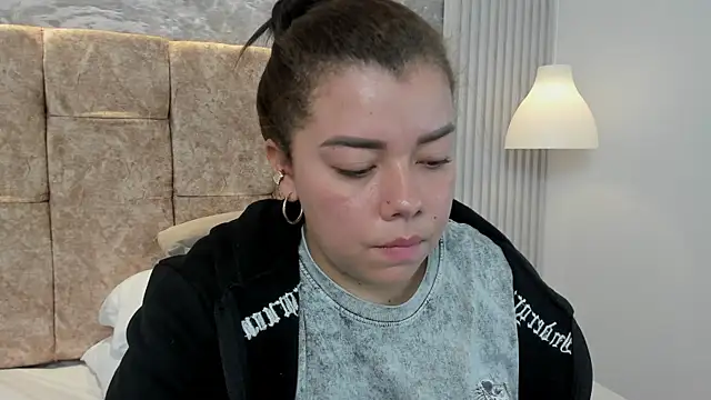 Snapshot of leilapons chatting on October 10, 2025, 5:25 pm leilapons online show from October 10, 2025, 5:25 pm