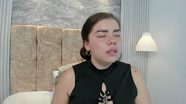 Snapshot of leilapons chatting on September 15, 2025, 8:31 pm leilapons online show from September 15, 2025, 8:31 pm