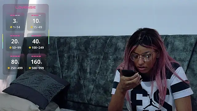 Snapshot of ValeriGallardo17 chatting on September 16, 2025, 9:05 pm ValeriGallardo17 online show from September 16, 2025, 9:05 pm