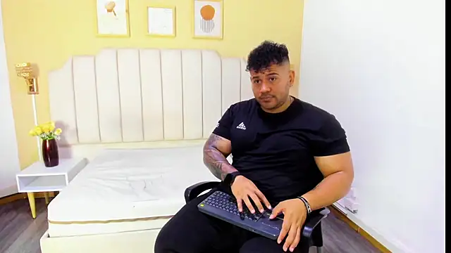 michael hill1 online show from October 6, 2025, 7:47 pm