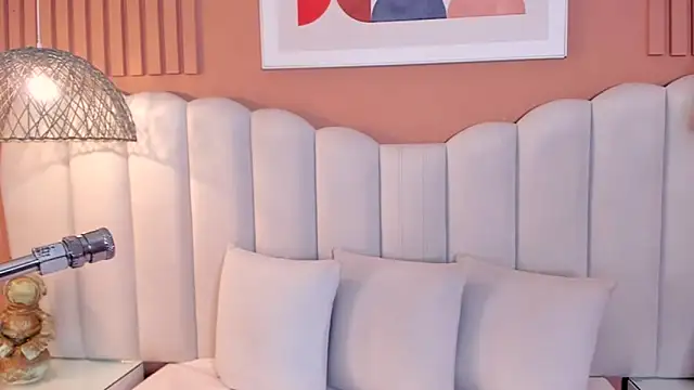 noa moon online show from March 29, 2026, 3:08 am