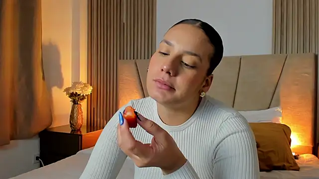 Snapshot of Rachell_Jamess chatting on October 14, 2025, 3:40 am Rachell Jamess online show from October 14, 2025, 3:40 am