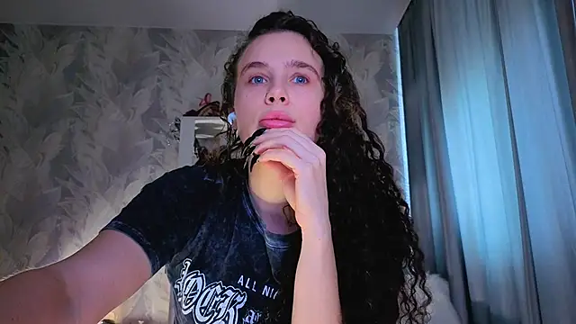 Snapshot of Feet_Heelss chatting on October 27, 2025, 11:00 am Feet Heelss online show from October 27, 2025, 11:00 am