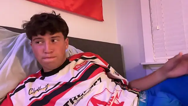 isiah xx online show from September 21, 2025, 1:33 am