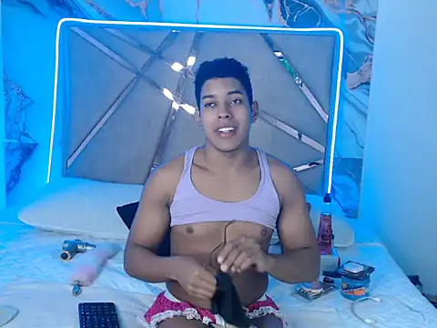 Boy-X- online show from October 7, 2025, 10:33 pm