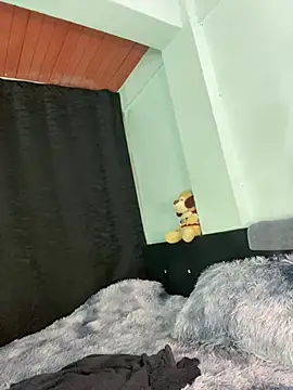 EVAH LEE  online show from April 8, 2026, 1:40 am