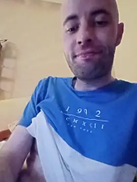 Snapshot of alexpo27 chatting on February 3, 2026, 10:37 pm alexpo27 online show from February 3, 2026, 10:37 pm