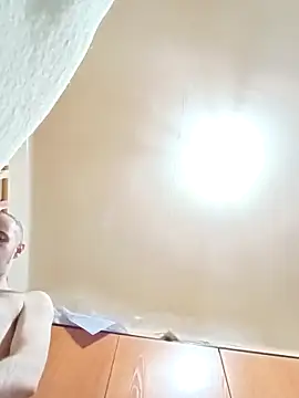 Snapshot of alexpo27 chatting on February 17, 2026, 4:43 am alexpo27 online show from February 17, 2026, 4:43 am