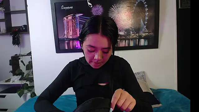 hellenngp online show from November 5, 2025, 7:50 pm