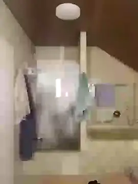 boy40bi online show from October 7, 2025, 12:11 am