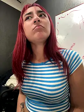 Snapshot of JuliethaDemon_ chatting on October 7, 2025, 1:56 pm JuliethaDemon  online show from October 7, 2025, 1:56 pm